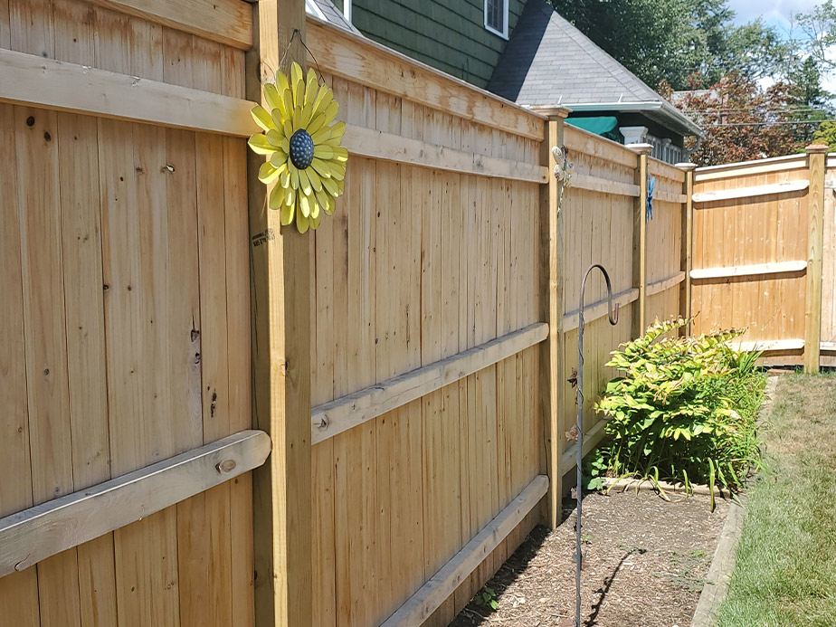 Newington Connecticut wood privacy fencing