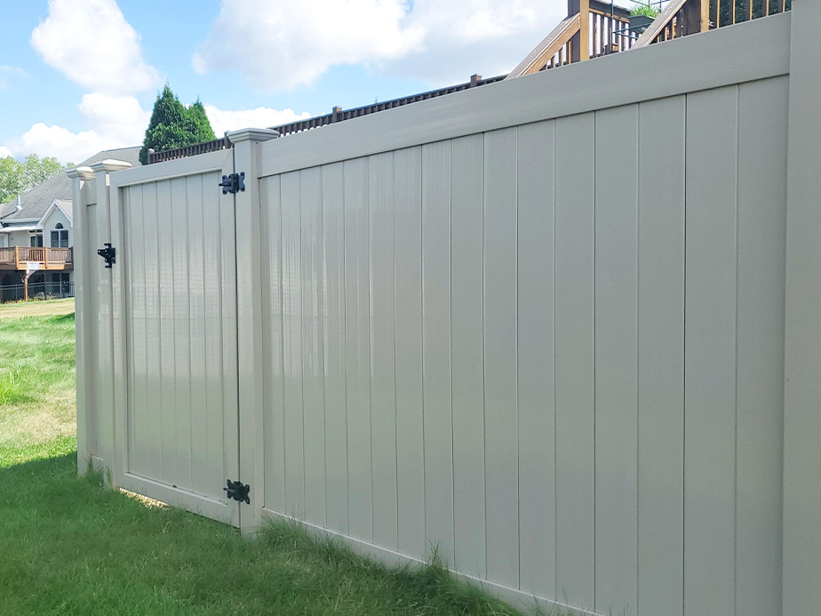 Newington Connecticut residential fencing company